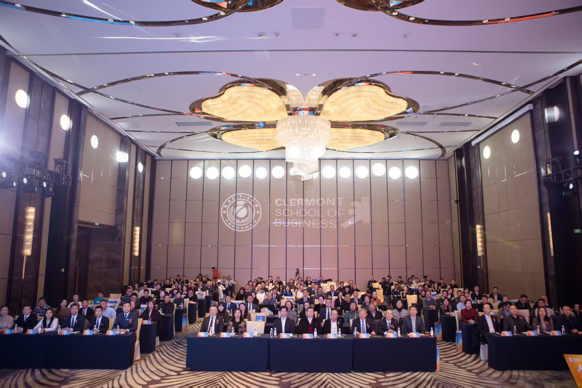 【活动回顾】ICS集团受邀出席“2025全球贸易关税战环境下的中国企业发展之路高峰论坛”，助力中国企业稳健走向全球